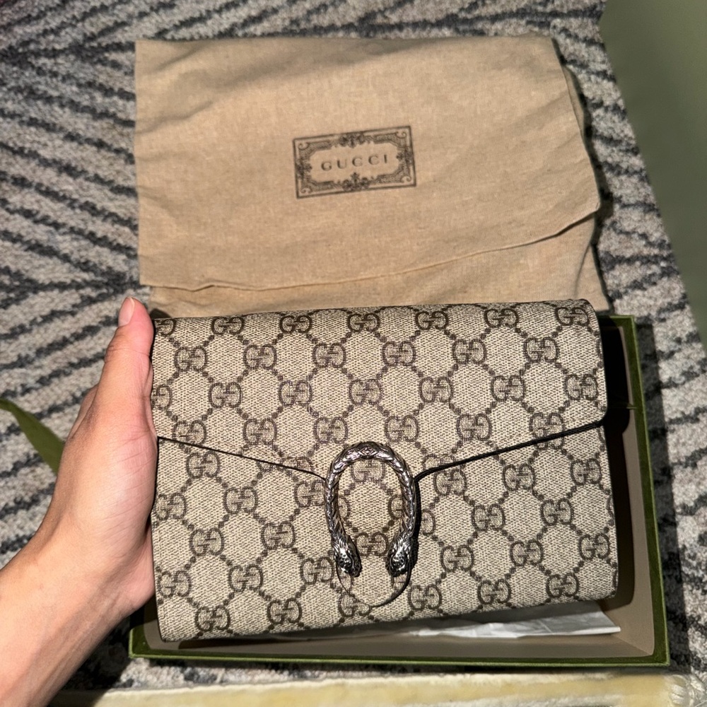 Gucci Dionysus GG Supreme canvas chain wallet